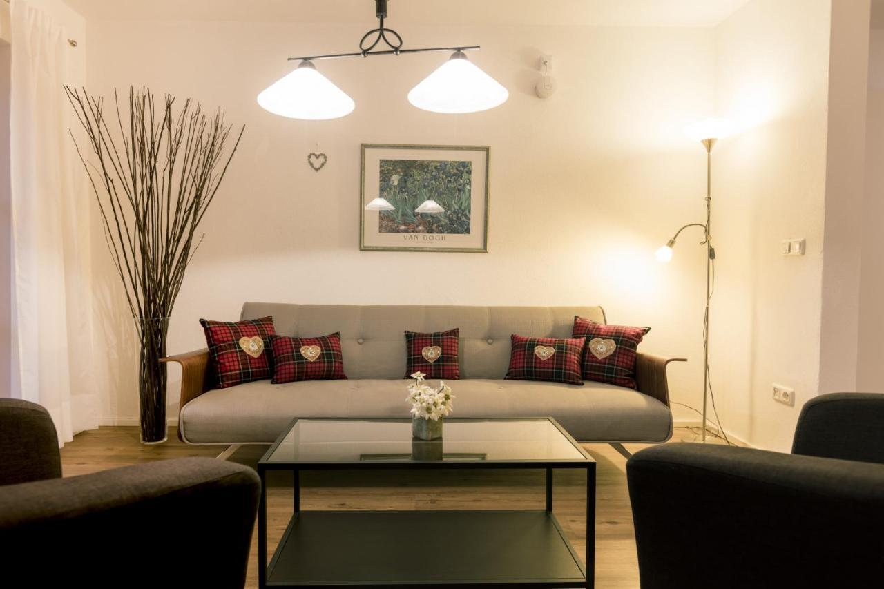 Haus Sonnenblick - Wohnung A การ์มิช-พาร์เทนเคียร์เชน ภายนอก รูปภาพ